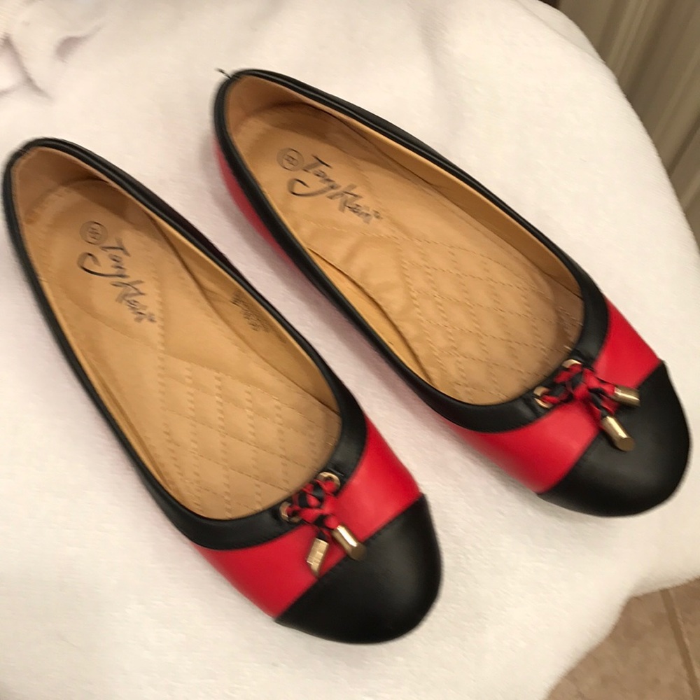Flat shoes
